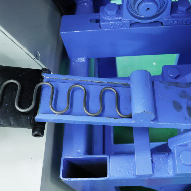 SF-COIL Máquina formadora de mola enrolada em zigue-zague para sofá totalmente automática